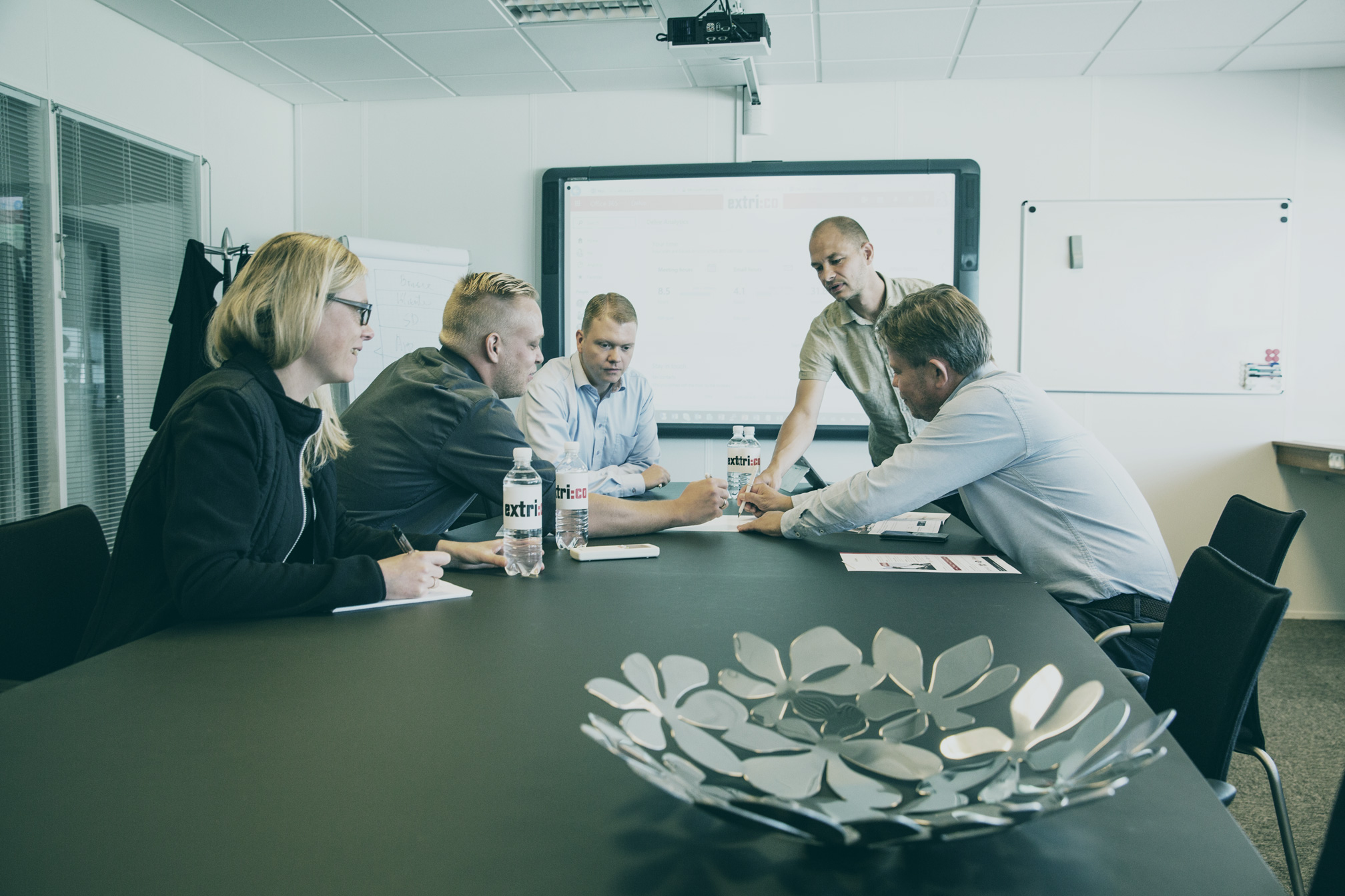 personer-sidder- i-møde